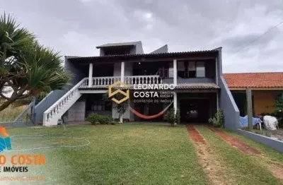 Casa de 3 pavimentos com excelente localização em nazaré