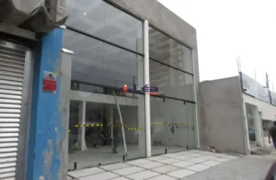 Salão Comercial para Locação em Suzano-SP, Jardim Santa Helena: 220m², 2 Banheiros!