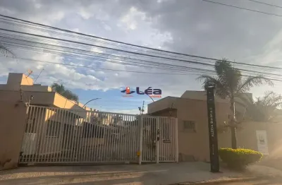 Sobrado à venda em Poá-SP, Jardim Santa Helena: 2 quartos, sala, banheiro, 2 vagas, 72m² de área. Venha conferir!