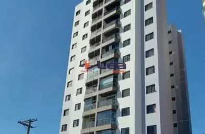 Apartamento à venda no Centro de Suzano-SP, 3 quartos, 1 banheiro e garagem.