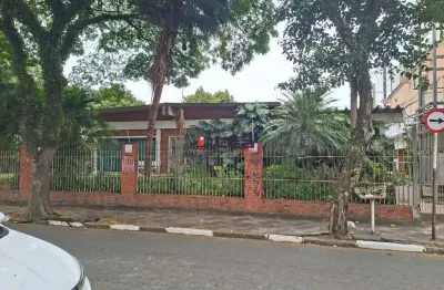 Casa Comercial de Alto Padrão em Suzano-SP, Centro  3 Quartos, 2 Suítes, 1 Sala, 2 Vagas de Garagem  300m² de Área.