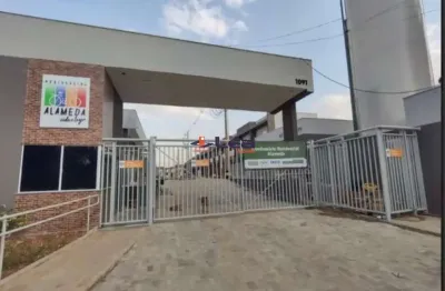 Imperdível oportunidade de sobrado à venda em Suzano-SP, no bairro Parque Santa Rosa: 2 quartos, 1 sala, 1 banheiro, 1 vaga de garagem, 62m².