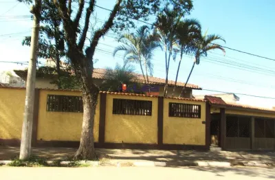 Imperdível oportunidade: Casa à venda em Suzano-SP, bairro Sesc, 2 quartos, 1 suíte, 2 salas, 6 vagas de garagem, 307,01m² de área.