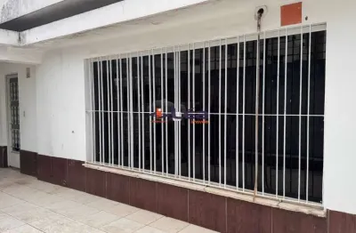Casa comercial para locação no Centro de Suzano-SP: 5 salas, 1 vaga de garagem, 143m² de área!