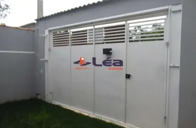 Imperdível oportunidade: Casa à venda em Suzano-SP, Jardim das Flores, 3 quartos, 1 suíte, 1 sala, 1 banheiro, 2 vagas, 81m².