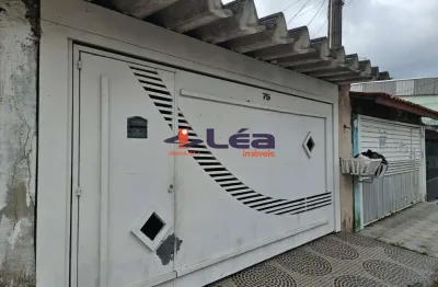 Casa à venda na Vila Figueira, Suzano-SP: 3 quartos, 1 sala, 1 banheiro, 2 vagas de garagem, 82,54 m² de área. Confira!