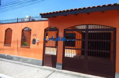 Casa Comercial para Locação em Suzano-SP  Jardim Santa Helena  3 Quartos  1 Suíte  1 Sala  2 Vagas  175m²