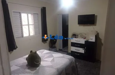 Casa com 2 quartos à venda na Rua Onze, 68, Parque Imperial, Jacareí por R$ 220.000