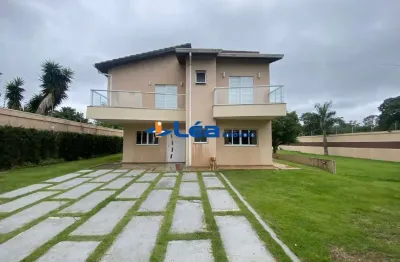 Chácara à venda em Suzano-SP: 3 quartos, 3 suítes, 2 salas, 2 banheiros, 10 vagas de garagem!