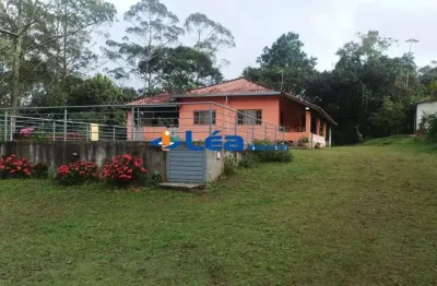 Oportunidade única: Chácara à venda em Taiaçupeba, Mogi das Cruzes-SP! 2 quartos, 1 sala, 2 banheiros, 250m². Confira!