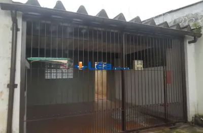 Casa à venda em Suzano-SP na Vila Figueira: 2 quartos, 1 sala, 1 banheiro, 2 vagas, 112,90m². Imperdível oportunidade!