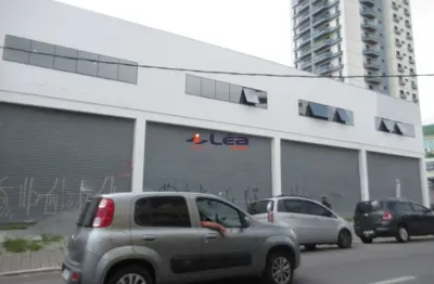 Aluguel de salão no Centro de Suzano-SP: 128,30 m², 2 banheiros. Venha conferir!