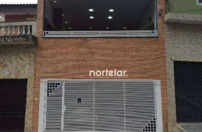Lindo sobrado com uma localização privilegiada, na região do parque são domingos   3 dormitórios | 3 suítes (uma sendo suíte master com banheira, clos
