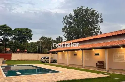 Linda chácara em condomínio fechado à venda na cidade de tatuí-sp