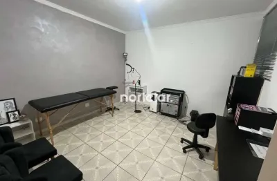 Excelente espaço comercial com salões amplos e salas versáteis – ideal para negócios e eventos!