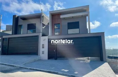 ? sobrado novo nos portais dos ipês ?  se encante com este sobrado novo, projetado para quem busca conforto, sofisticação e exclusividade! com fachad