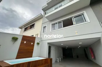 Maravilhoso sobrado em alto padrão parque são domingos  sobrados com 195 m2, sendo:  3 suítes, suíte do casal com bancada dupla; 6 vagas de garagem; s