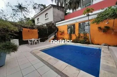 Sobrado de 360m² com 4 quartos maravilhoso sobrado na melhor localização do jd. floresta. living de entrada muito amplo, sala de estar, sala de jantar