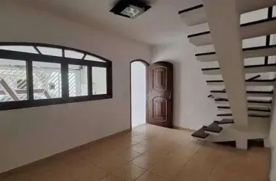 Casa com 2 quartos para alugar na Rua Conselheiro Cândido de Oliveira, Vila Anastácio, São Paulo