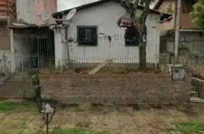 Casa na cavalhada 2 dorm precisando reforma geral em terreno de 220m²