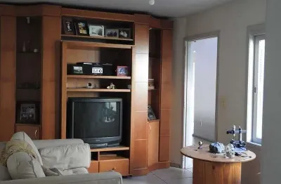 Casa com 3 quartos à venda na Rua Canto e Melo, 232, Nonoai, Porto Alegre