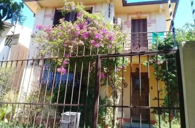 Casa antiga habitavel em terreno de 528m2 junto avenida e cef