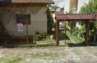 Terreno com 484m2 muito bem localizado com casa  antiga em cima