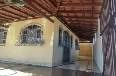 Casa com 3 quartos à venda na lucindo francisco vilela, 24, praia de itaipava, itapemirim por r$ 370.000