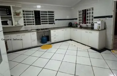 Casa para Locação em Uberlândia, Segismundo Pereira, 3 dormitórios, 1 suíte, 2 banheiros, 2 vagas
