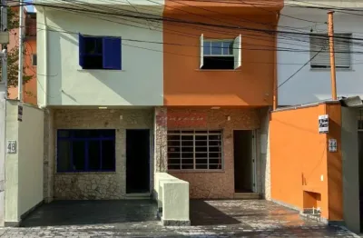 Sobrado em vila, sendo 2 dorm, sala ampla, coz, 1 vaga. oportunidade