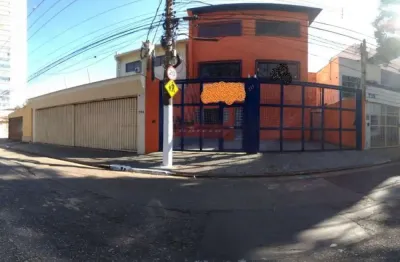 Prédio para locação/venda com 600m2 total, 3 vagas, 10 banheiros