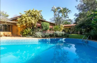 Casa térrea alto padrão no brooklin com 4 dormitórios, 4 suítes e 6 vagas de garagem