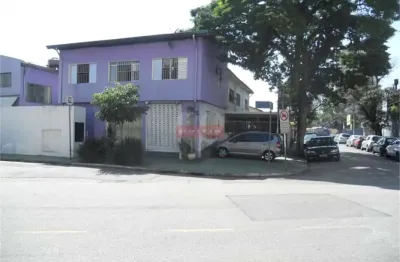 Casa no brooklin, 154m de área total, 4 dormitórios, 2 banheiros, 2 vagas de garagem