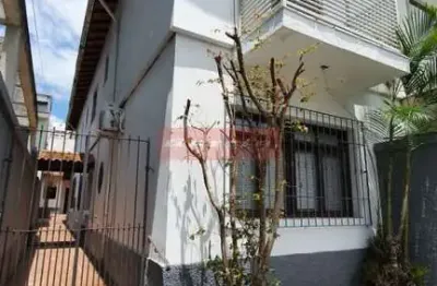 Agradável casa na chácara santo antônio, 179 m de terreno, 3 dorm, 2 salas, 3 banheiros. 3 vagas.