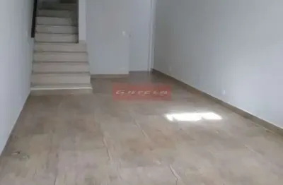 Lindo sobrado p loc com 2 dorm, sala ampla, coz, quintal, 1 vaga, 2 wcs, armarios emb. oportunidade