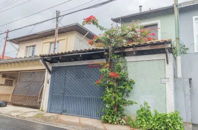 Excelente casa com Sobrado e ótima localização na Chácara Santo Antonio.