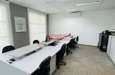 Sala comercial com 3 salas para alugar na Vila Cordeiro, São Paulo 