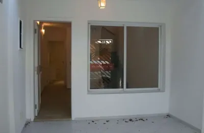 Casa com 2 quartos para alugar na Chácara Santo Antônio, São Paulo 