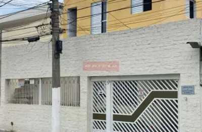 Excelente prédio comercial, 475 metros de área útil, 13 salas, 6 banheiros, 4 vagas.