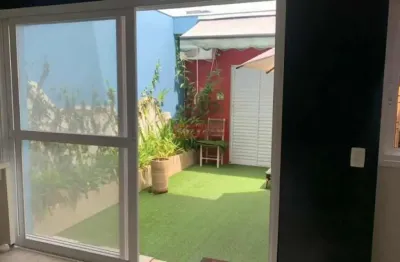 Agradável casa na vila cruzeiro, 2 dorm, 2 vagas, 1 sala, 2 banheiros.