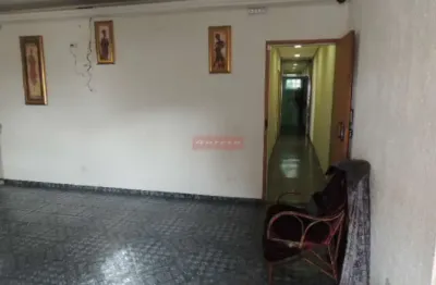 Conj  com  salas comerciais, no socorro com 3 banh,  1 lavabo,  1 churr, 1 pia, área de serviço