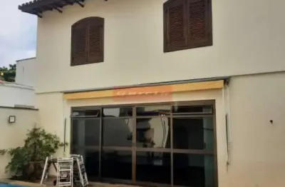 Agradável casa no brooklin, 380 metros , 3 dorm, 7 banh, 3 vagas, 3 salas, piscina, salão de festas.