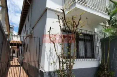 Agradável casa na chácara santo antônio, 179 m de terreno, 3 dorm, 2 salas, 3 banheiros. 3 vagas.