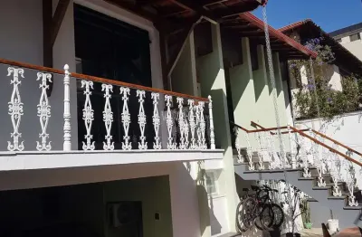 Casa com 3 quartos à venda na Rua Roquete Mendonça, 159, São José, Belo Horizonte por R$ 1.700.000