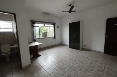 Sala comercial com vista panoramica para duas ruas.