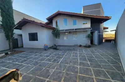 Casa com 3 quartos à venda na Rua São Pedro, 40, Jardim Paulista, Atibaia
