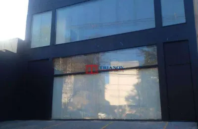 Salão comercial em avenida de grande fluxo, em frente ao Hospital Unimed, com ótimo vão livre e mezanino