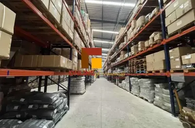 Galpão à venda 3200 m² de área total / Rocha / Possibilidade de Financiamento/ Vaga / Rio de Janeiro