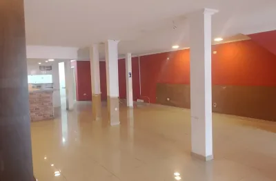 Ponto Comercial 250m² na Principal Avenida do Sítio Cercado – Alto Fluxo e Estrutura Ideal para Restaurante ou Grande Negócio!