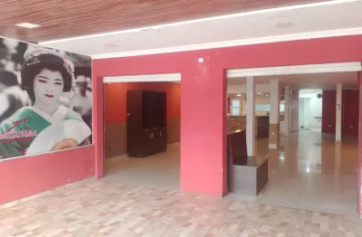 Ponto Comercial 250m² na Principal Avenida do Sítio Cercado – Alto Fluxo e Estrutura Ideal para Restaurante ou Grande Negócio!